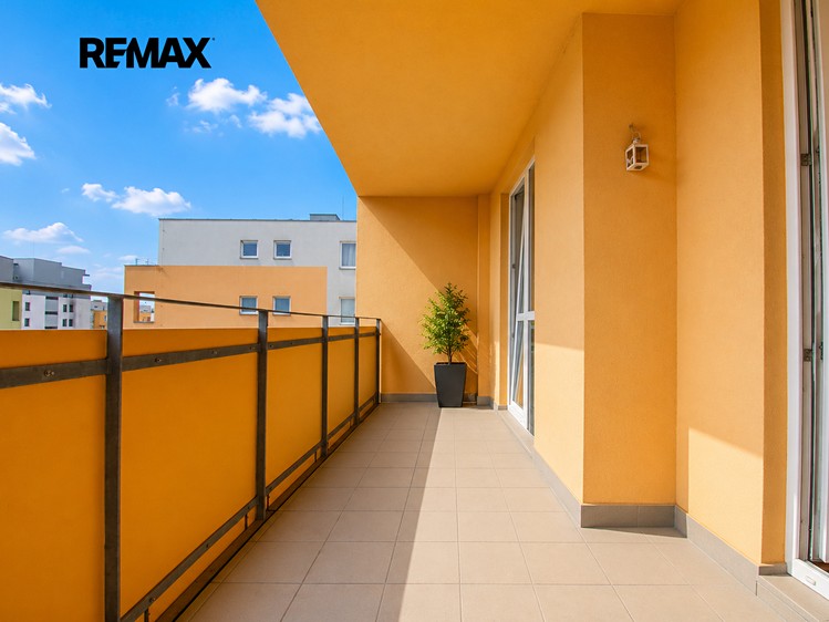 Pronájem bytu 2+kk, 70 m² (3 z 17)