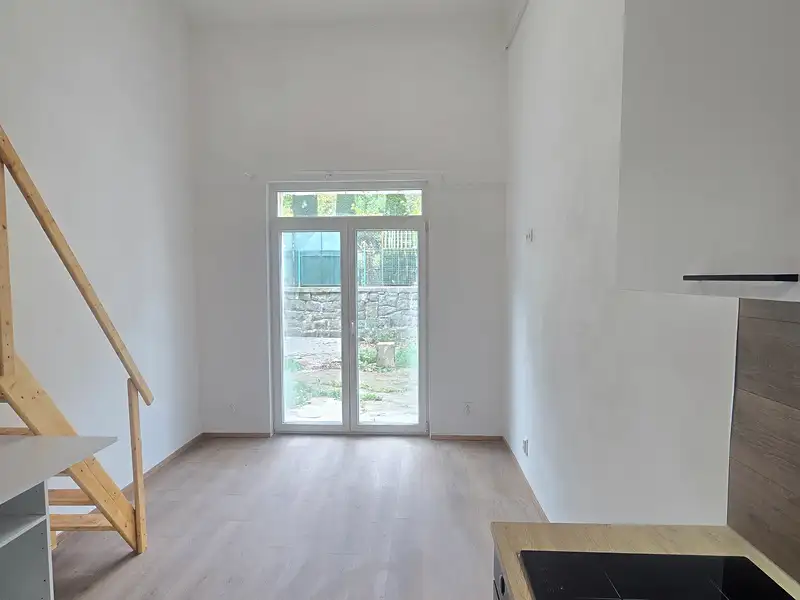 Pronájem bytu 1+kk 18 m², Blovice – náhled fotky 2