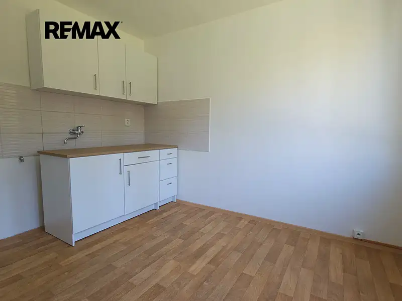 Prodej bytu 1+kk 20 m², Jindřichův Hradec – náhled fotky 2