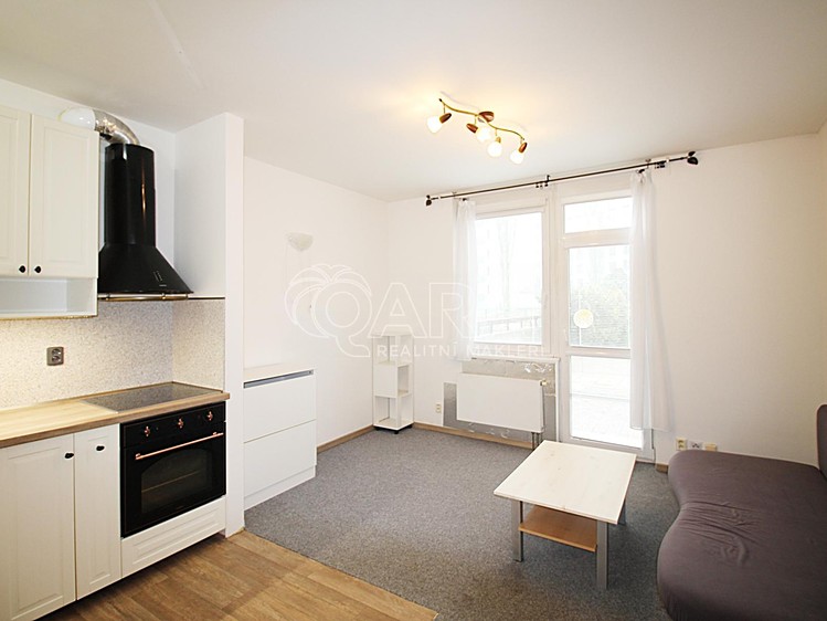 Pronájem bytu 2+kk, 43 m² (3 z 9)