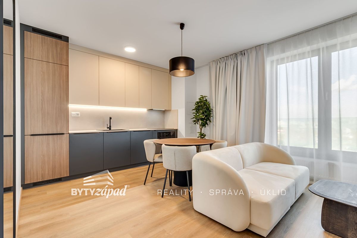 Pronájem bytu 2+kk 51 m², Plzeň – fotka 1 z 3