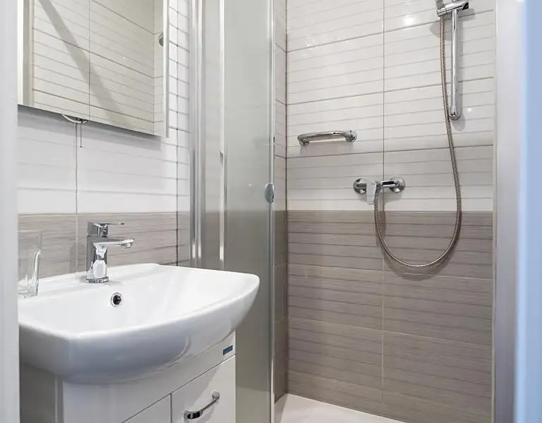 Pronájem bytu 1+kk 28 m², Pardubice – náhled fotky 3