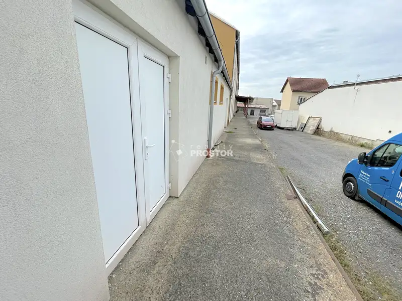 Pronájem skladového prostoru 1100 m², Jirny – náhled fotky 2
