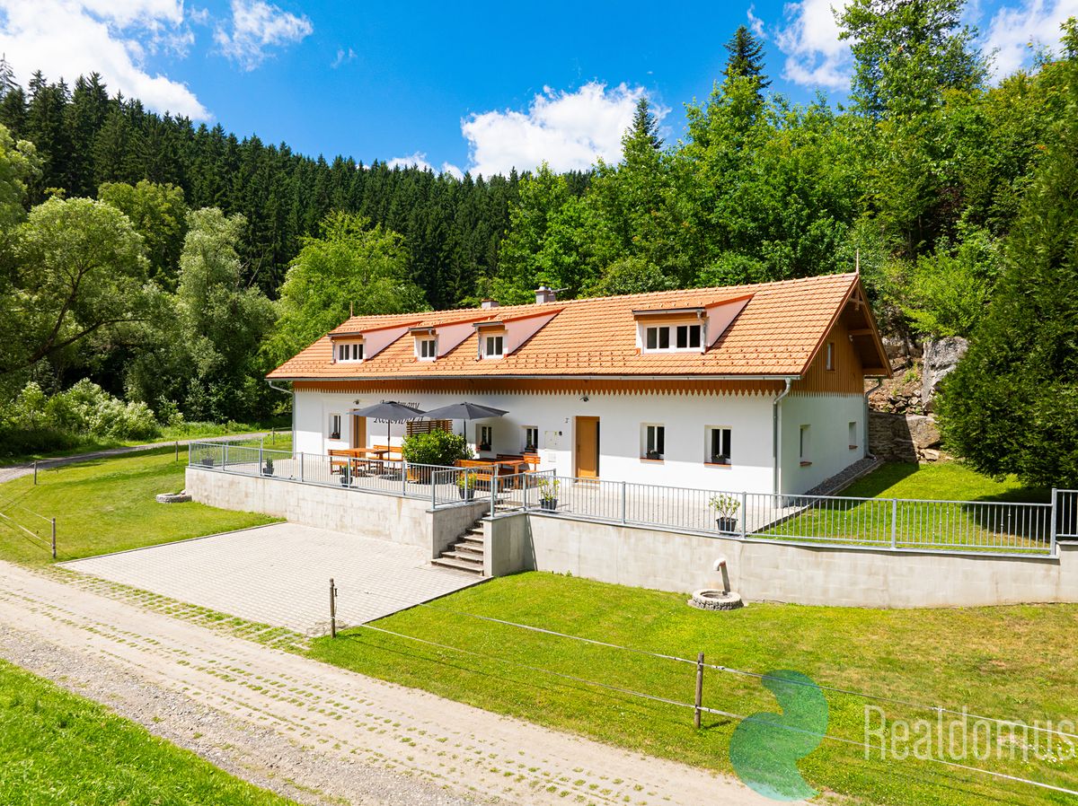 Prodej apartmánů 302 m², Rožmberk nad Vltavou – fotka 1 z 3