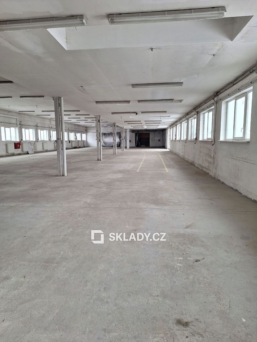 Pronájem skladového prostoru 800 m², Karlovy Vary – fotka 1 z 3
