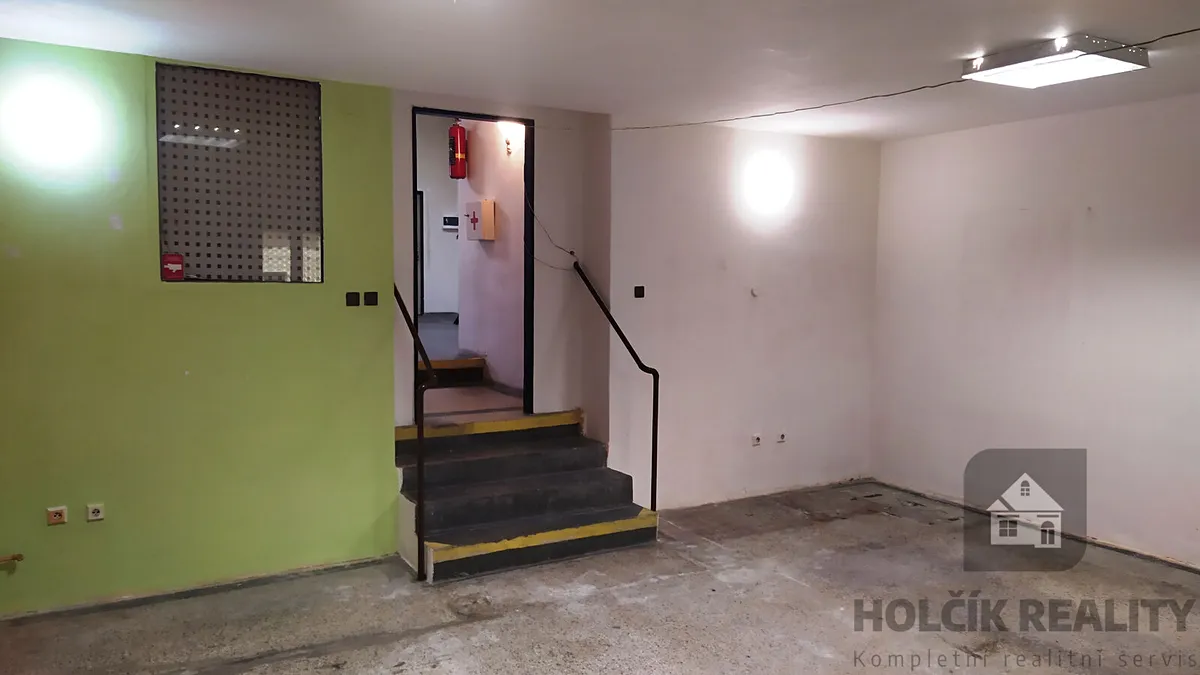 Pronájem obchodního prostoru 144 m²