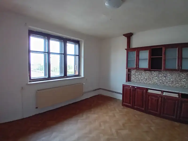 Pronájem bytu 2+1 118 m², Lenešice – náhled fotky 2