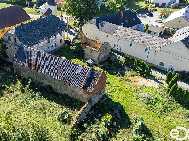 Prodej vícegeneračního domu 374 m², pozemek 2410 m², Strakov – náhled fotky 2