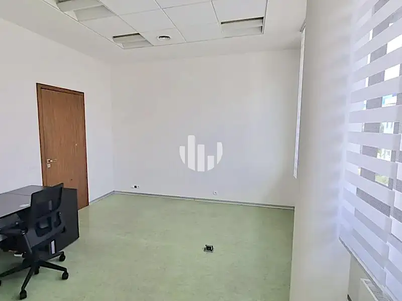 Pronájem kanceláře 349 m², Praha – náhled fotky 3