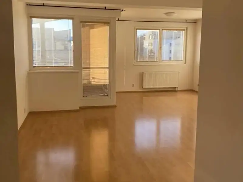 Pronájem bytu 4+kk 132 m², Praha – náhled fotky 3