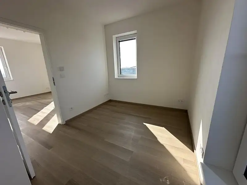 Pronájem bytu 2+kk 66 m², Praha – náhled fotky 2