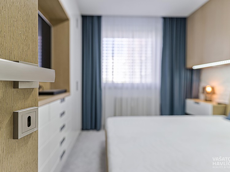 Pronájem bytu 3+kk, 74 m² (5 z 16)
