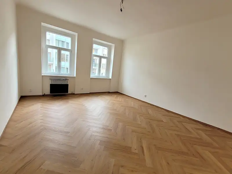 Pronájem bytu 2+kk 65 m², Praha – náhled fotky 2