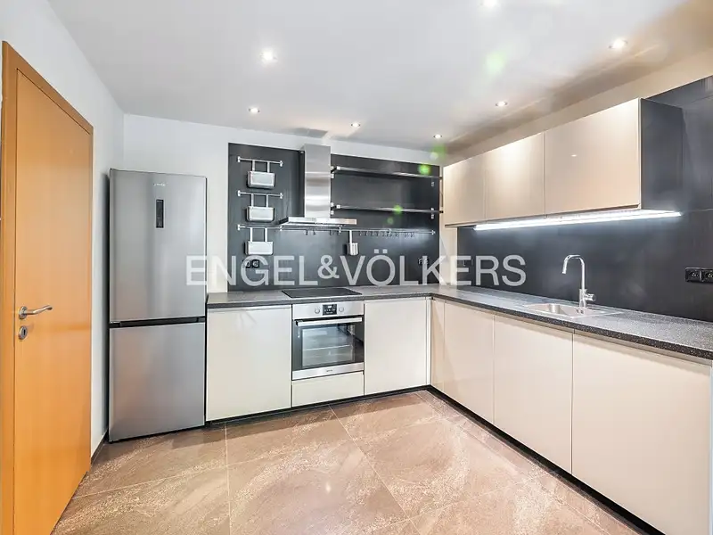 Pronájem bytu 2+kk 87 m², Praha – náhled fotky 3