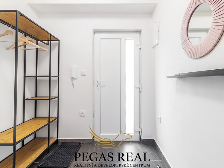 Квартира 1+kk в оренду, 34 м² (5 з 8)