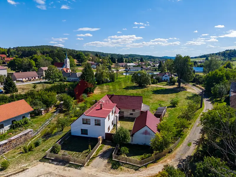Prodej rodinného domu 250 m², pozemek 927 m², Kunžak – náhled fotky 1
