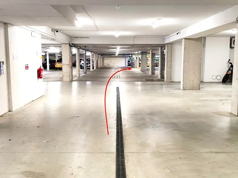 Pronájem garážového stání 13 m², Brno – náhled fotky 1