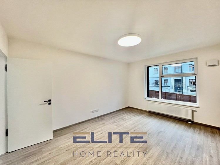 Pronájem bytu 3+kk, 106 m² (22 z 31)