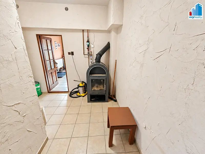 Prodej rodinného domu 160 m², pozemek 656 m², Radnice – náhled fotky 3