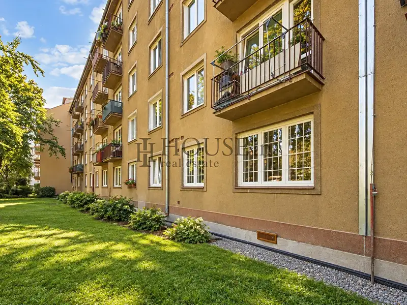 Prodej bytu 1+kk 34 m², Praha – náhled fotky 2