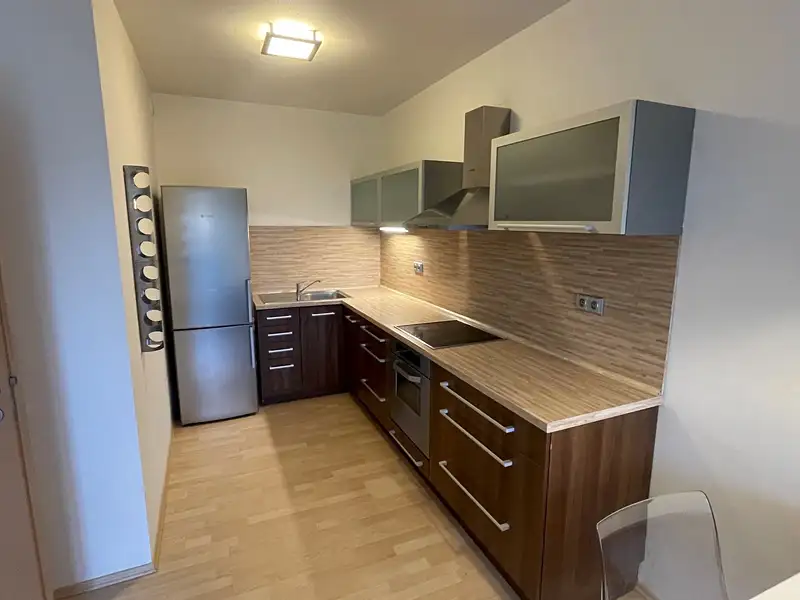 Pronájem bytu 2+kk 60 m², Hradec Králové – náhled fotky 3