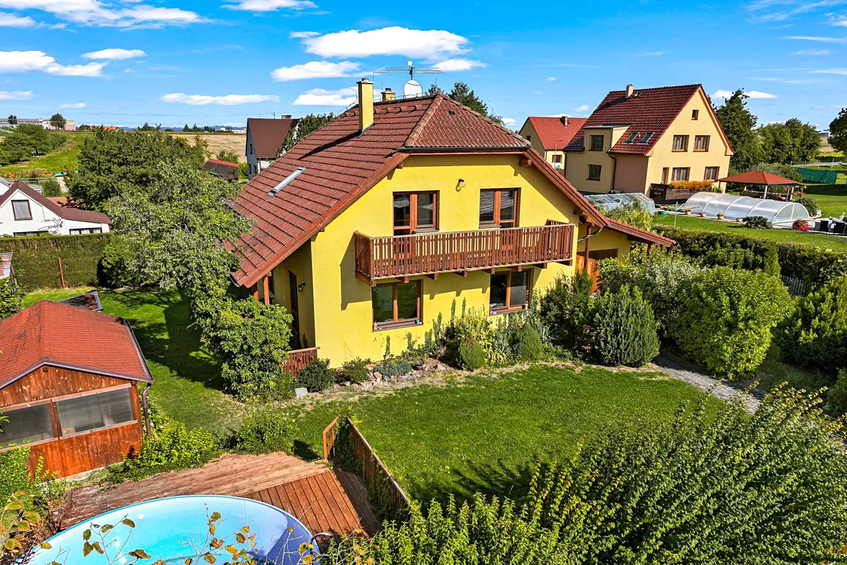 Prodej rodinného domu 209 m², pozemek 1074 m²