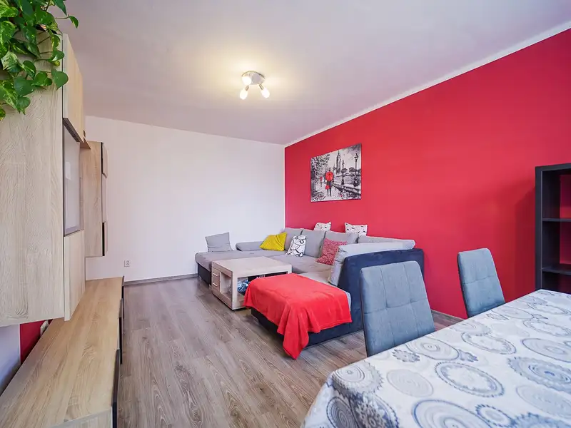 Prodej bytu 3+1 74 m², Jičín – náhled fotky 1
