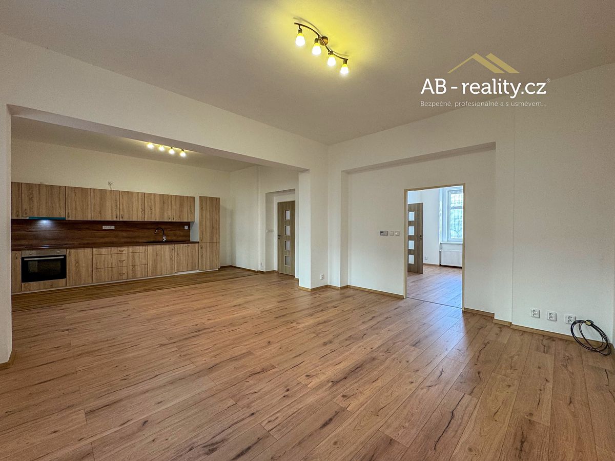 Pronájem bytu 2+1 70 m², Teplice – fotka 1 z 3