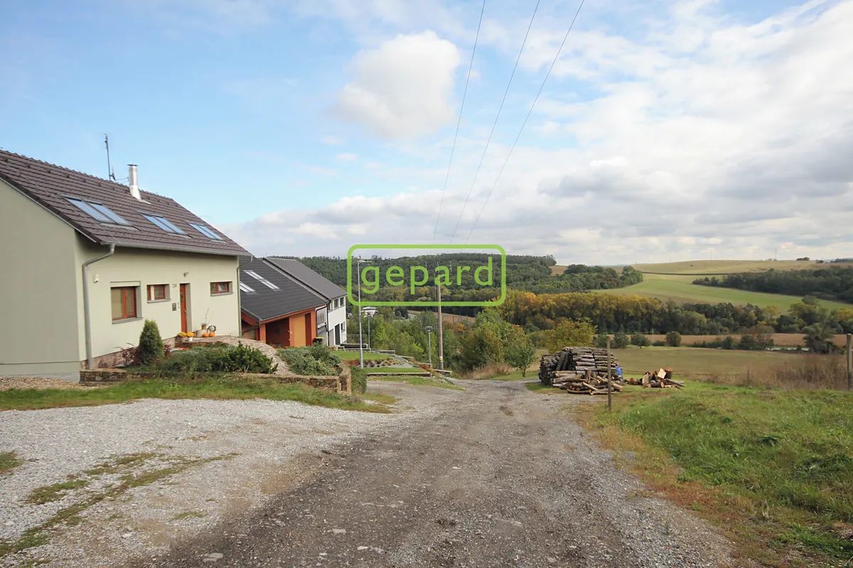 Prodej stavebního pozemku 3885 m²