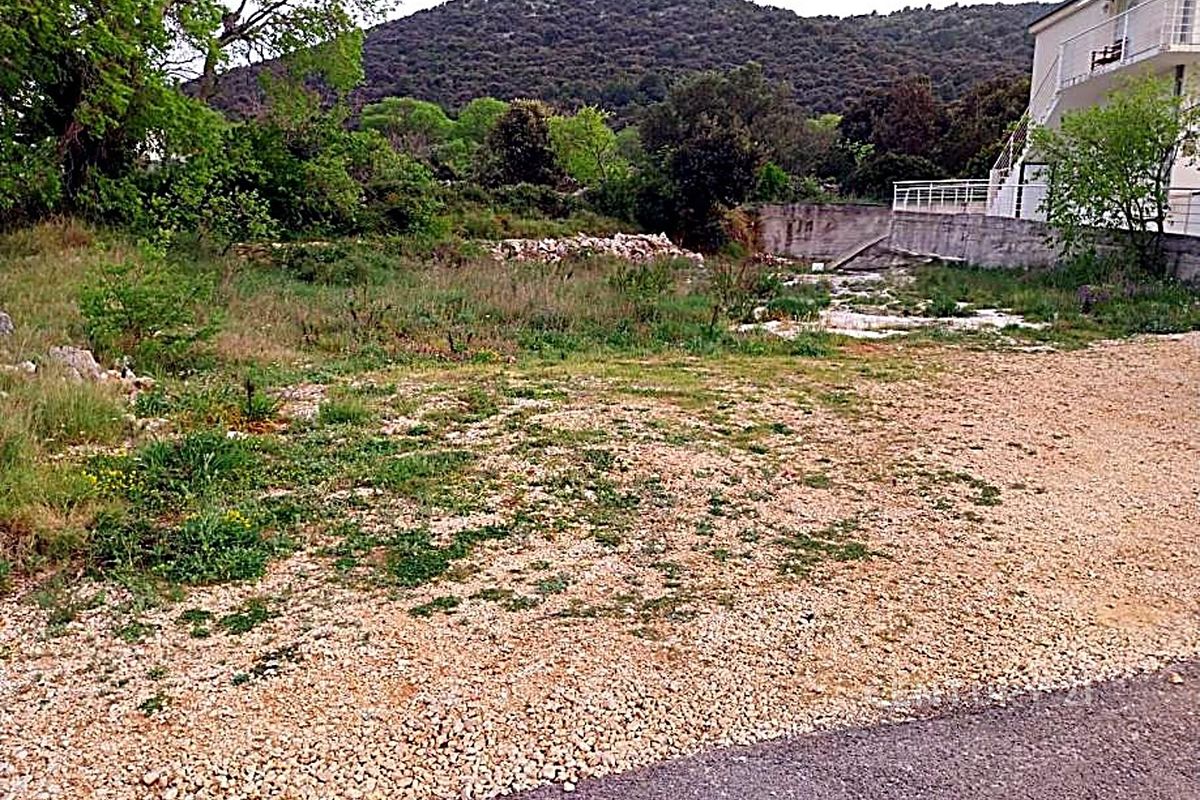 Prodej pozemku 483 m², Marina – fotka 1 z 3
