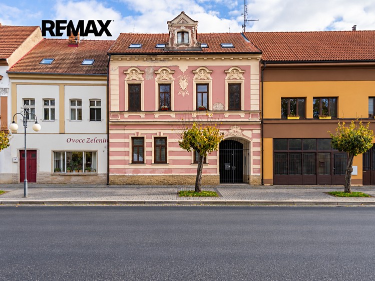 Haus zum Kauf, 395 m² (1 von 68)