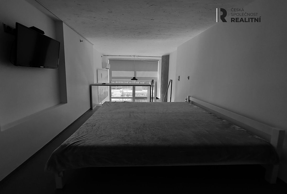 Pronájem bytu 2+kk 41 m² – fotografie 3
