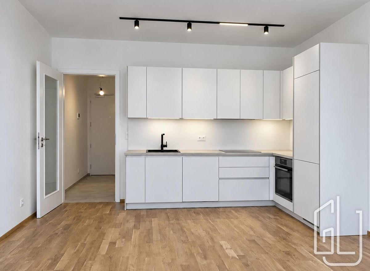 Pronájem bytu 1+kk 36 m², Praha – fotka 1 z 3