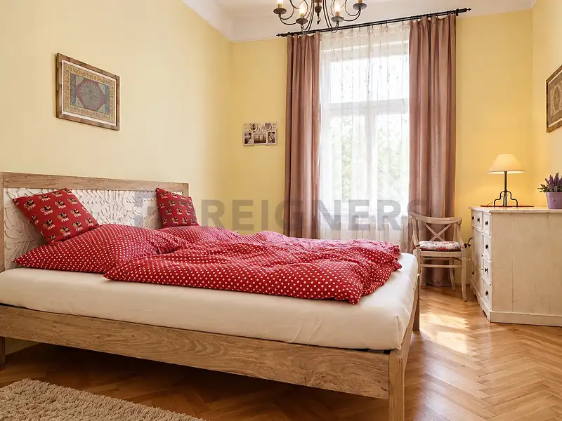 Pronájem bytu 3+1 95 m², Praha – náhled fotky 1