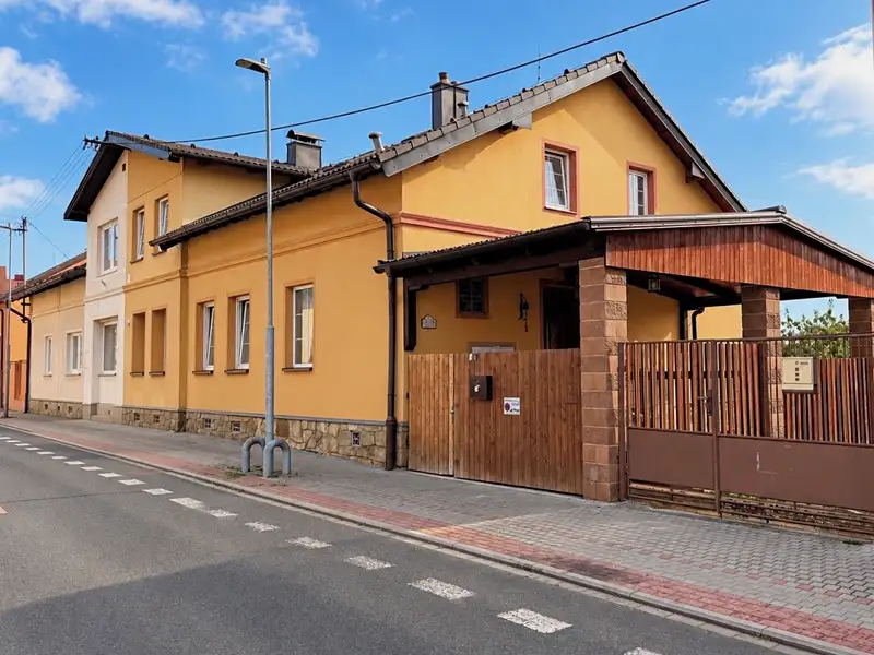 Prodej vícegeneračního domu 360 m², pozemek 641 m², Tachov – náhled fotky 1