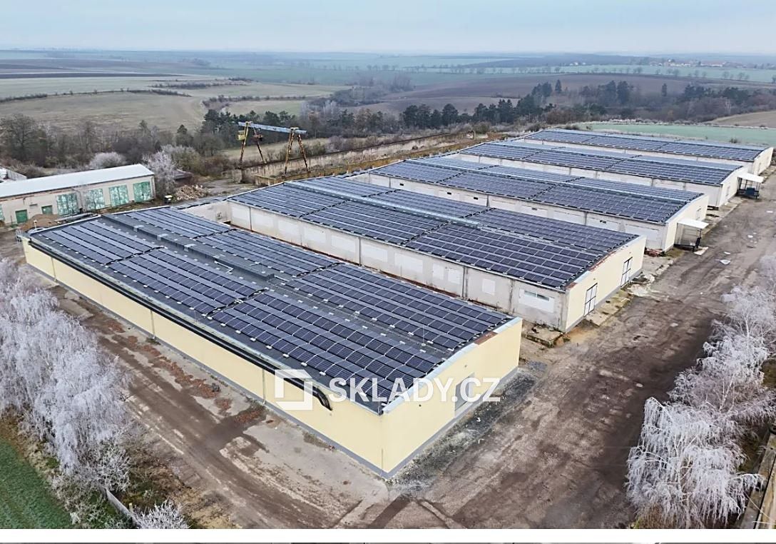 Pronájem skladového prostoru 1500 m², Martiněves – fotka 1 z 3