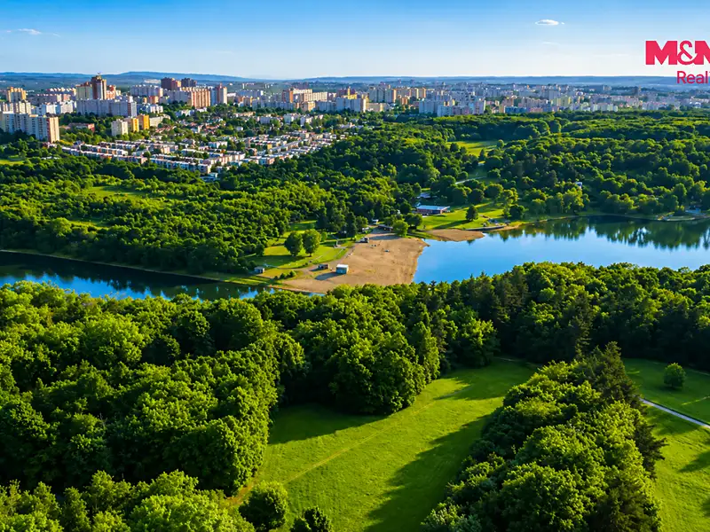 Prodej pozemku 1809 m², Praha – náhled fotky 2