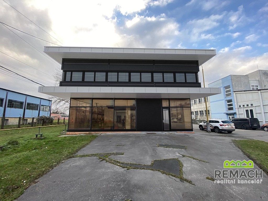 Pronájem kanceláře 500 m², Kunovice – fotka 1 z 3