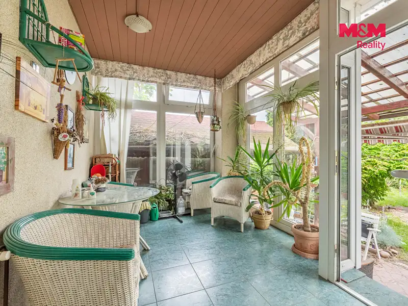 Prodej rodinného domu 220 m², pozemek 1023 m², Sadská – náhled fotky 2