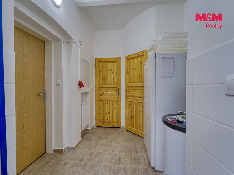 Комерційне приміщення в оренду, 100 м² (22 з 26)