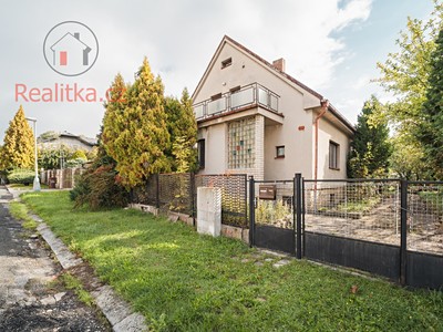 Prodej  rodinného domu 244 m², pozemek 740 m²