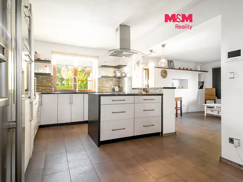 Prodej rodinného domu 181 m², pozemek 1154 m², Hlinsko – náhled fotky 1