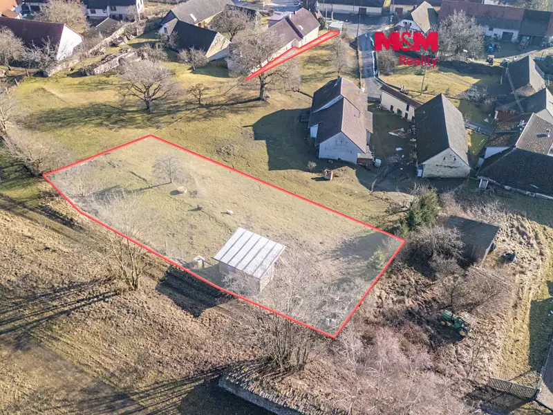 Prodej stavebního pozemku 1064 m², Chlumy – náhled fotky 1