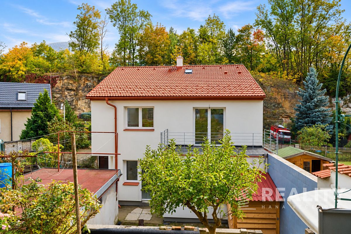 Prodej rodinného domu 125 m², pozemek 359 m², Praha – fotka 1 z 3