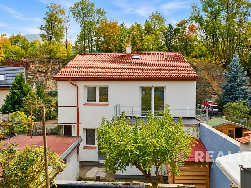 Prodej rodinného domu 125 m², pozemek 359 m², Praha – náhled fotky 1