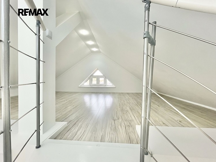 Pronájem bytu 2+kk, 97 m² (14 z 16)