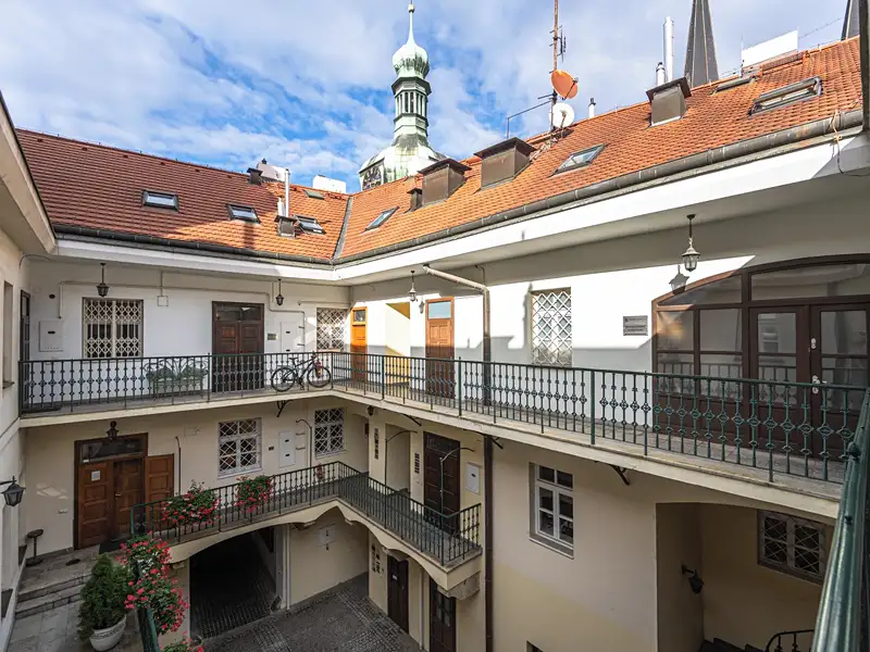 Pronájem bytu 3+1 101 m², Praha – náhled fotky 2