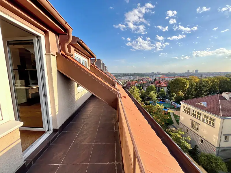 Pronájem bytu 4+kk 150 m², Praha – náhled fotky 1