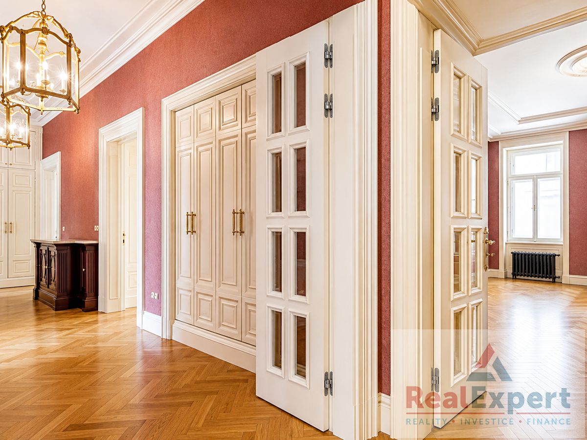 Prodej bytu 4+kk 136 m², Praha – fotka 1 z 3
