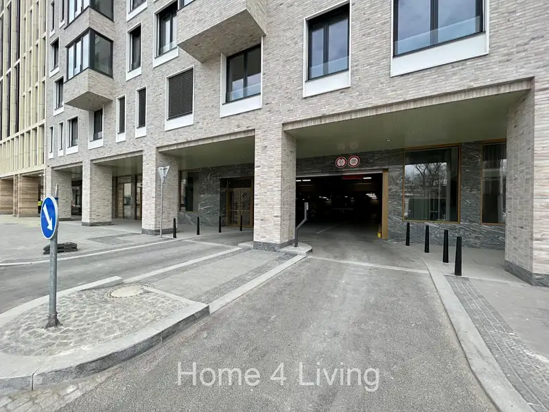 Pronájem garážového stání 12 m², Brno – náhled fotky 1